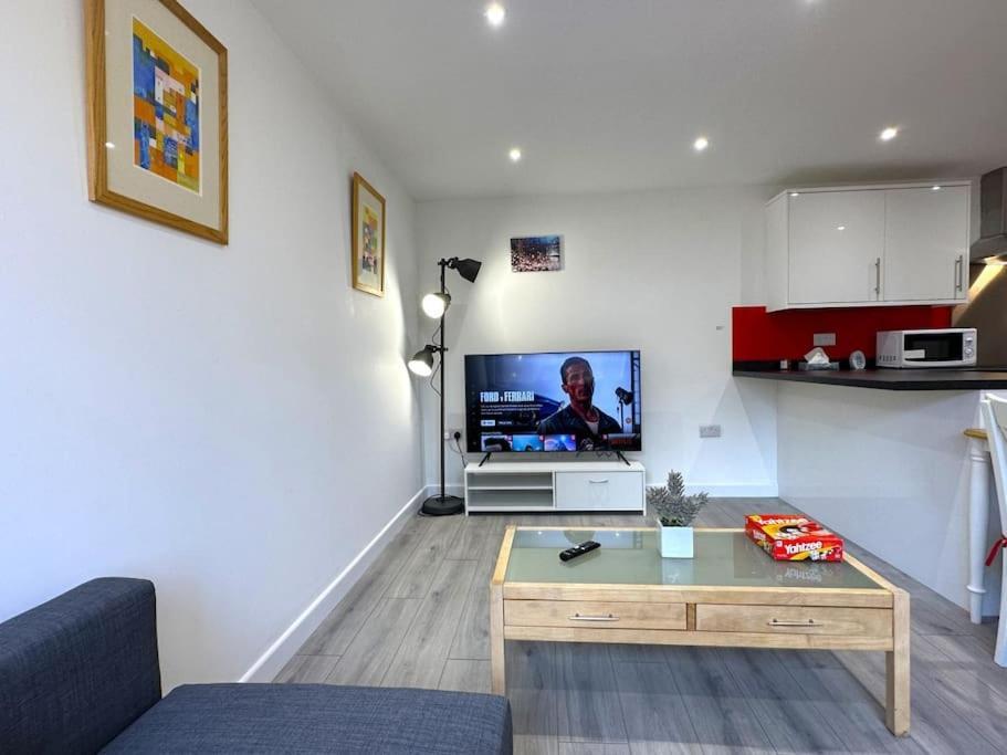 Charming New 2Br Detached House-Central Headington- Wi-Fi, Netflix, Top Location Oxford Buitenkant foto