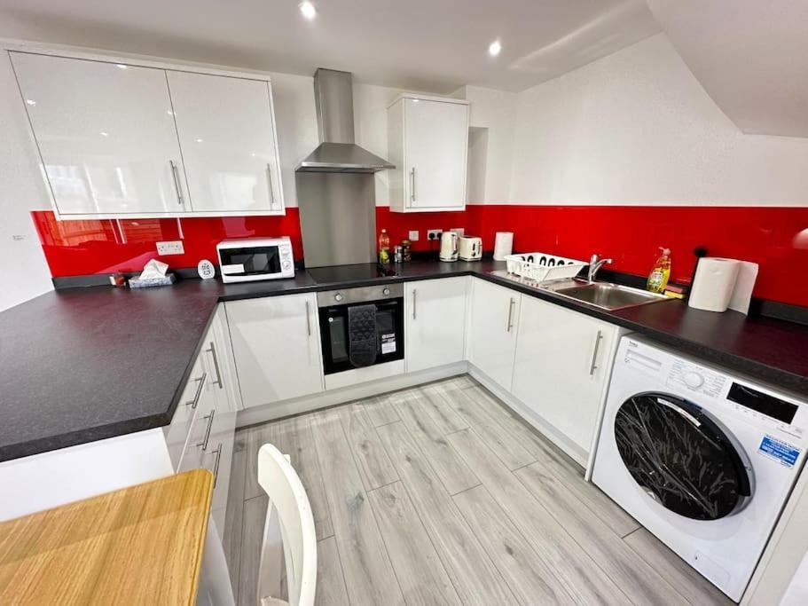 Charming New 2Br Detached House-Central Headington- Wi-Fi, Netflix, Top Location Oxford Buitenkant foto