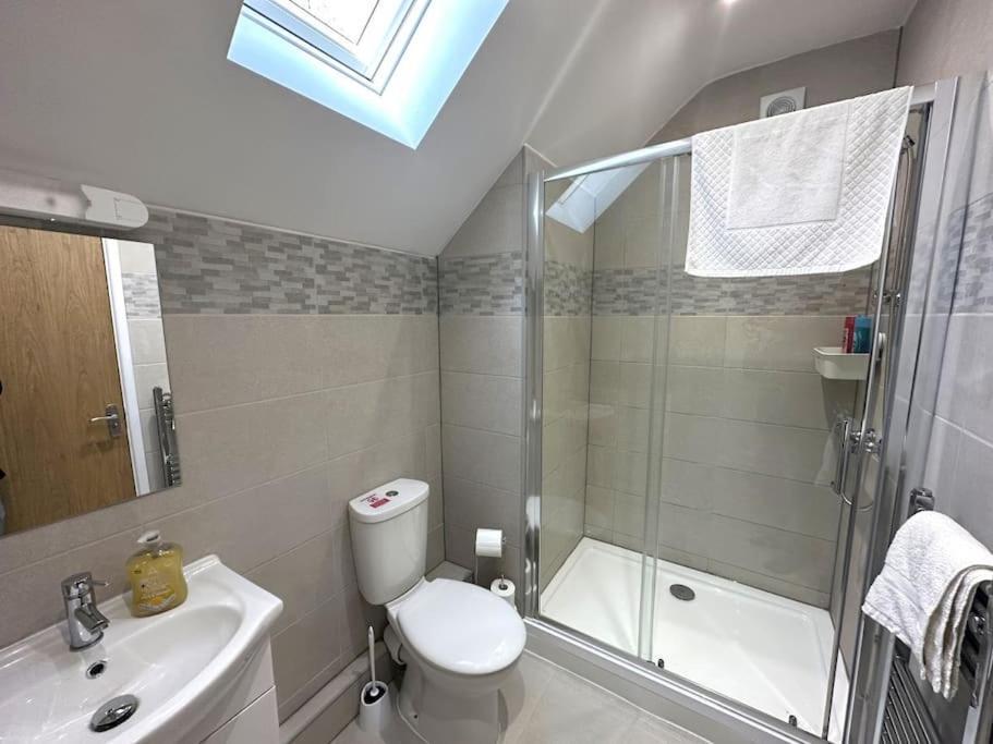 Charming New 2Br Detached House-Central Headington- Wi-Fi, Netflix, Top Location Oxford Buitenkant foto